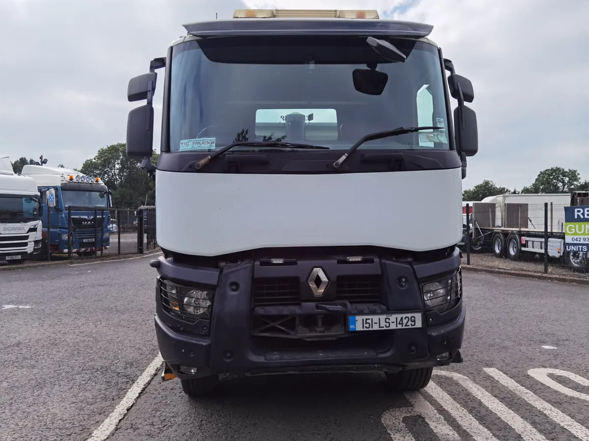 2015 Renault T Cab C430 8x4 tipper with steel body - Image 2