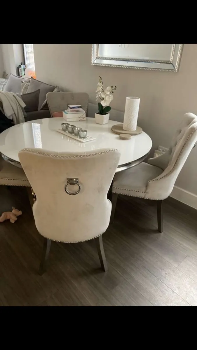 Kitchen table - Image 2