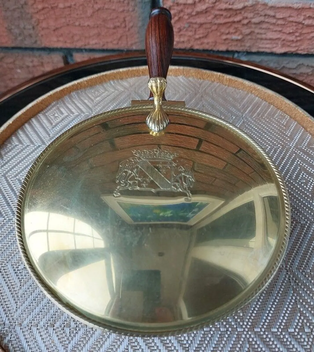 Silent Butler Crumb Catcher - Image 1