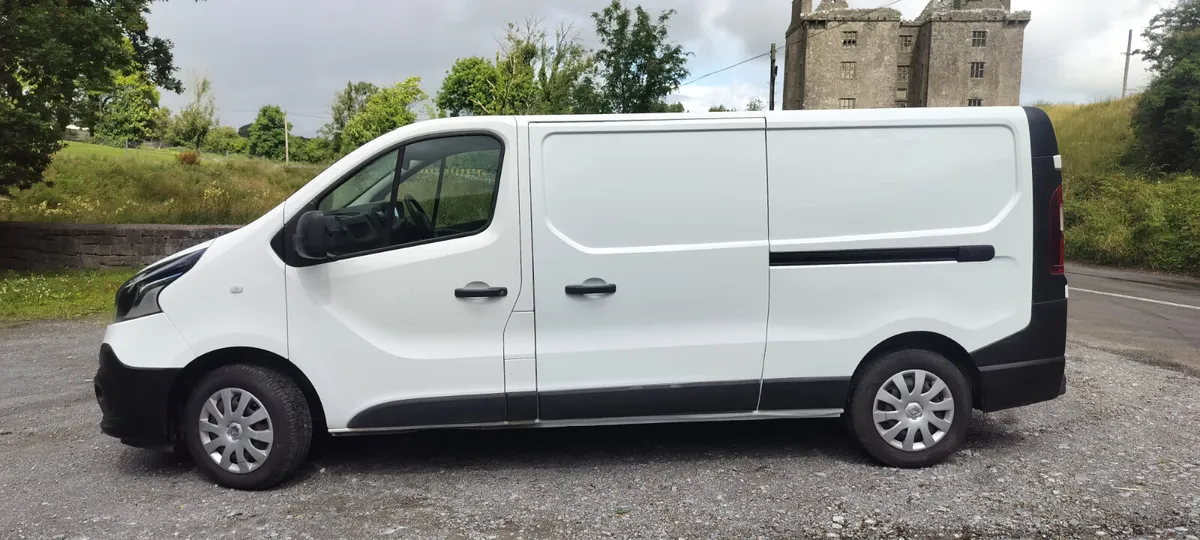 Renault Trafic 2021 - Image 2