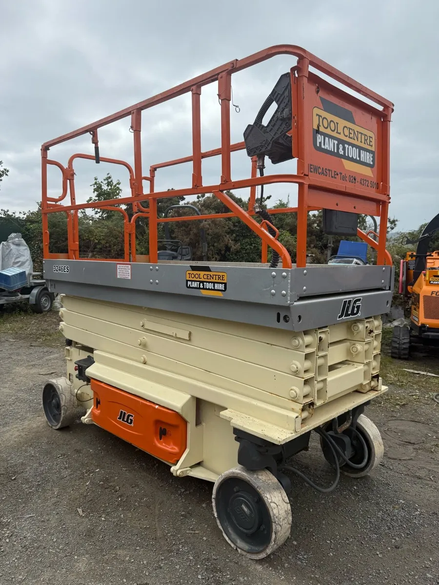 Scissor Lift JLG3246ES - Image 1