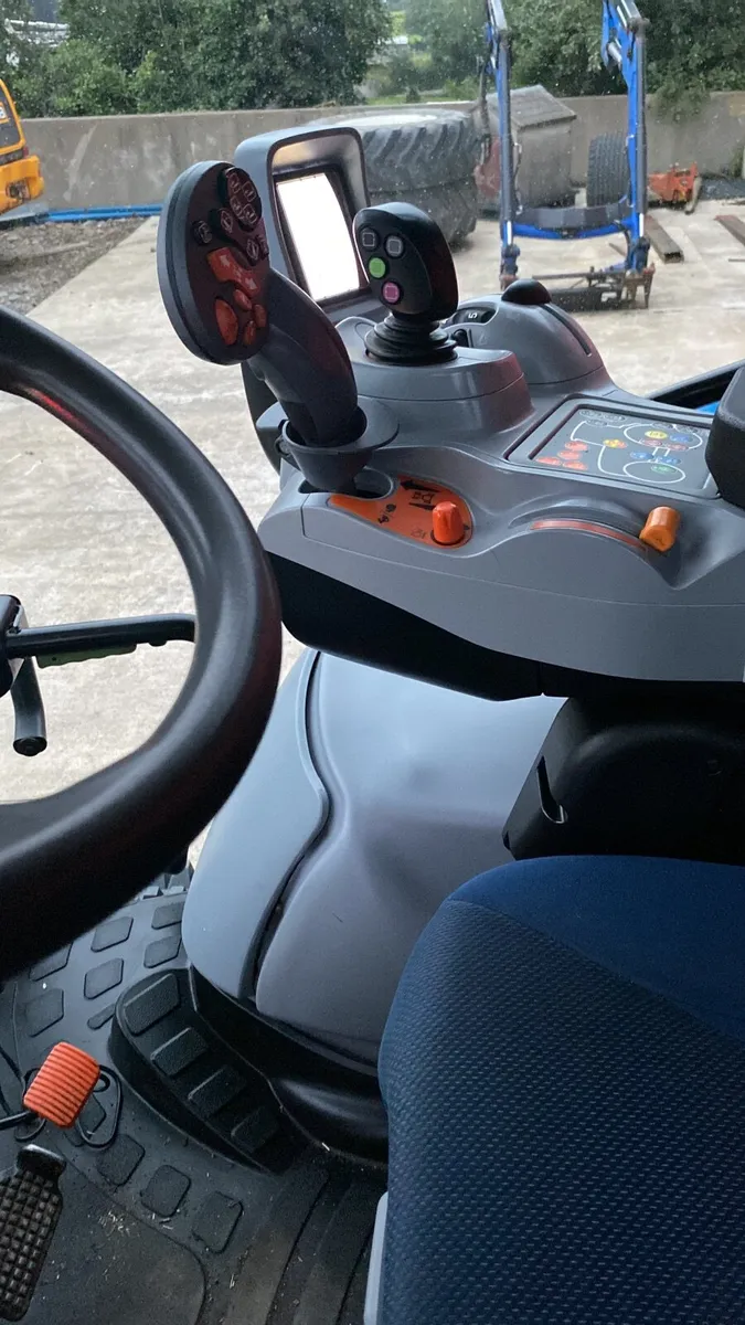 New Holland T6.145  2018 - Image 3