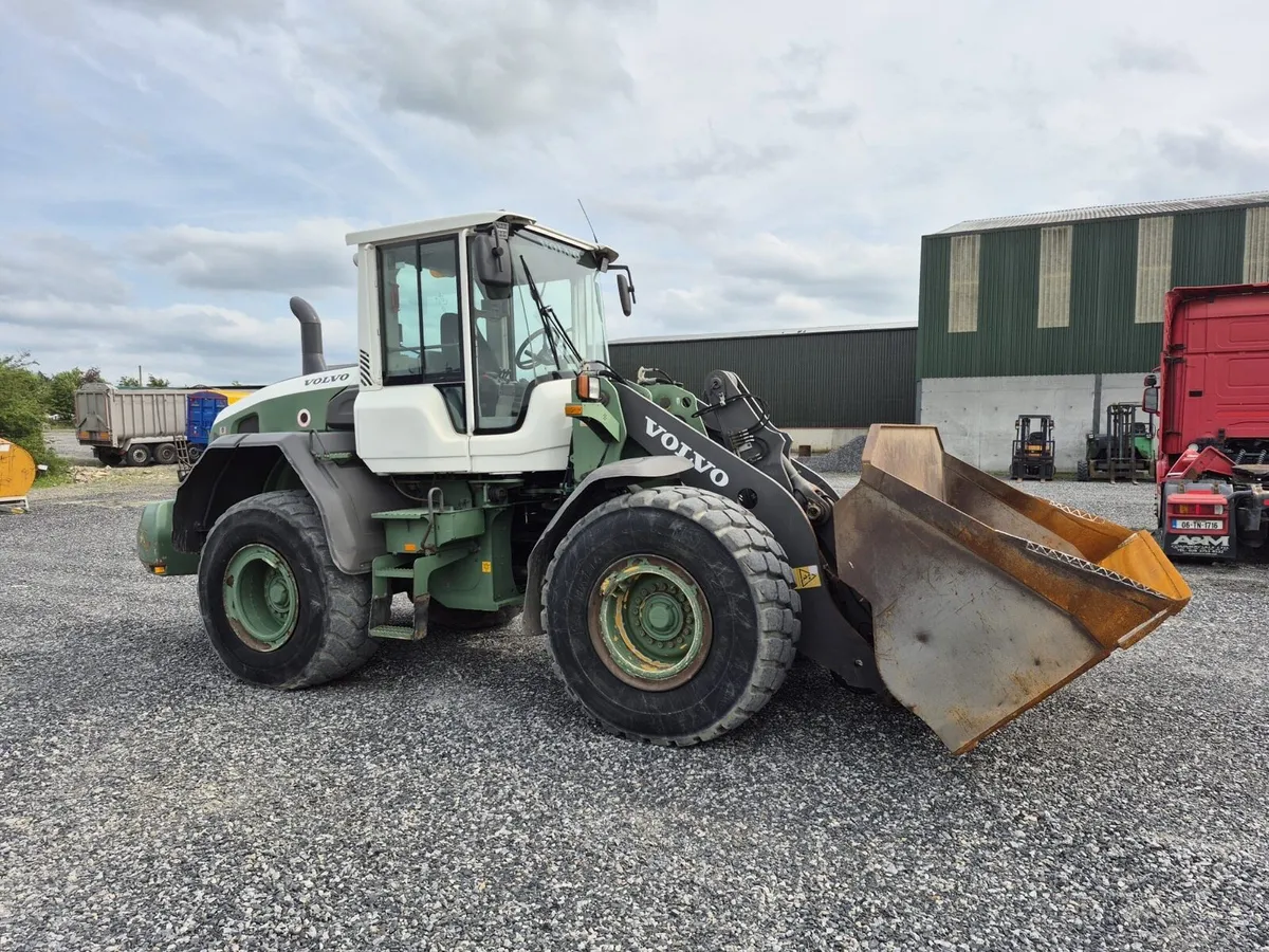 Volvo L90G - Image 1