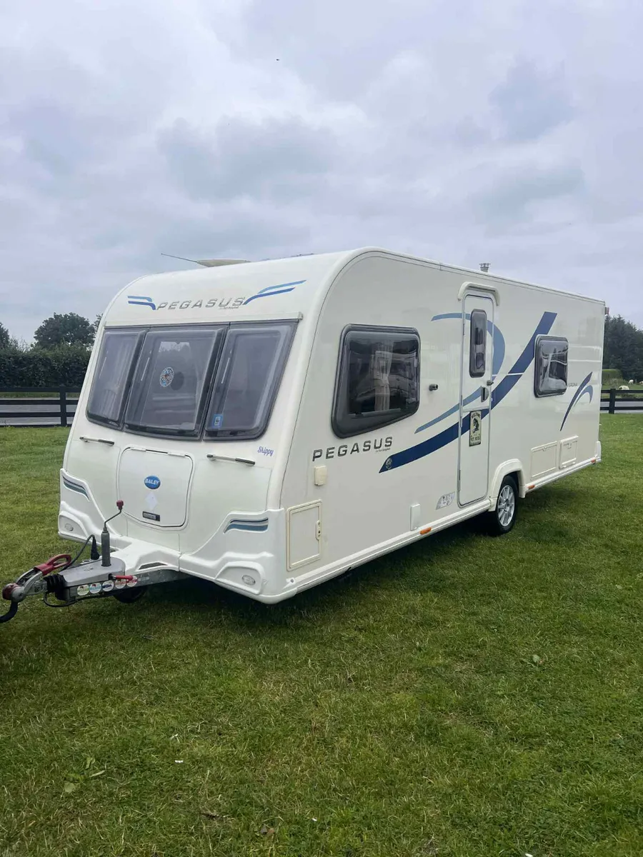 ✨STUNNING BAILEY PEGASUS 4 BERTH FIXED BED✨ - Image 1