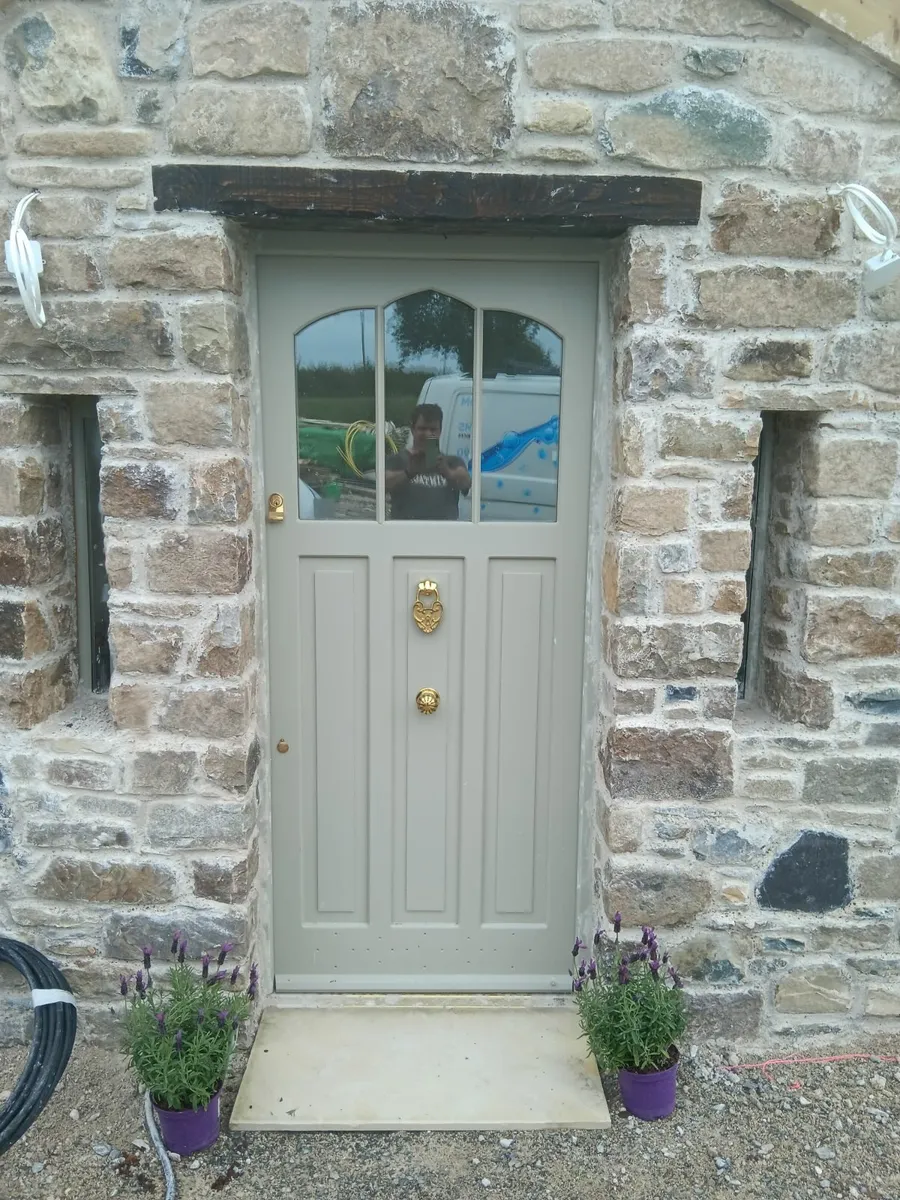 Doors and sash windows - Image 1