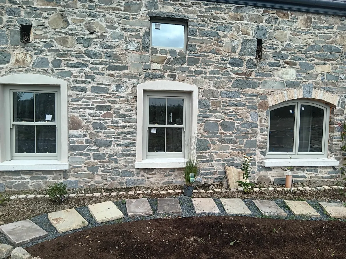 0863225358 - Image 2