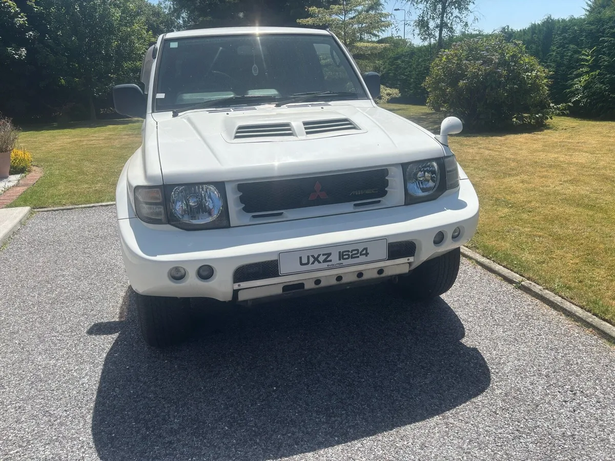 Mitsubishi Pajero Evolution - Image 2