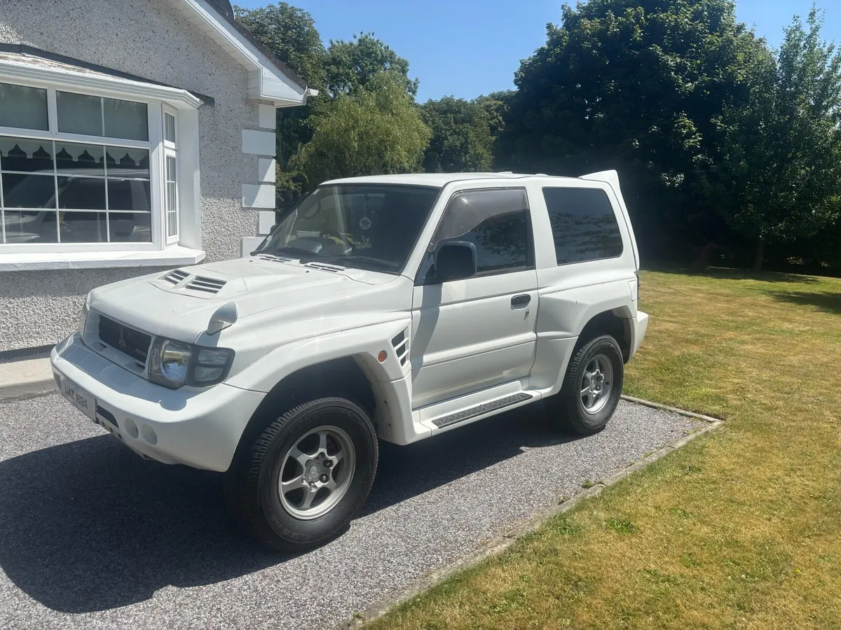 Mitsubishi Pajero Evolution - Image 3