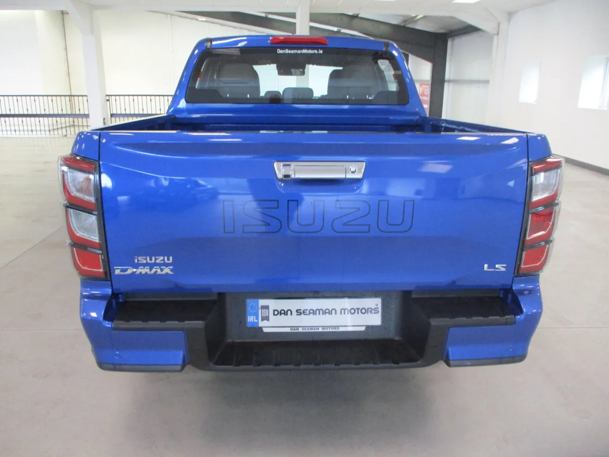 ISUZU D-MAX LS AUTON CREW CAB PICK UP - Image 3
