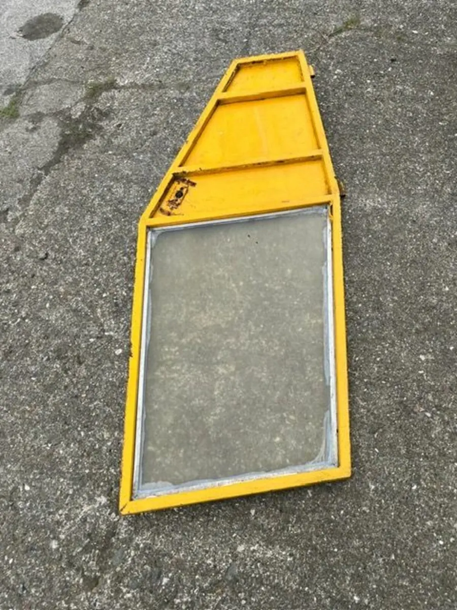 Door to suit MF 50B - Image 1