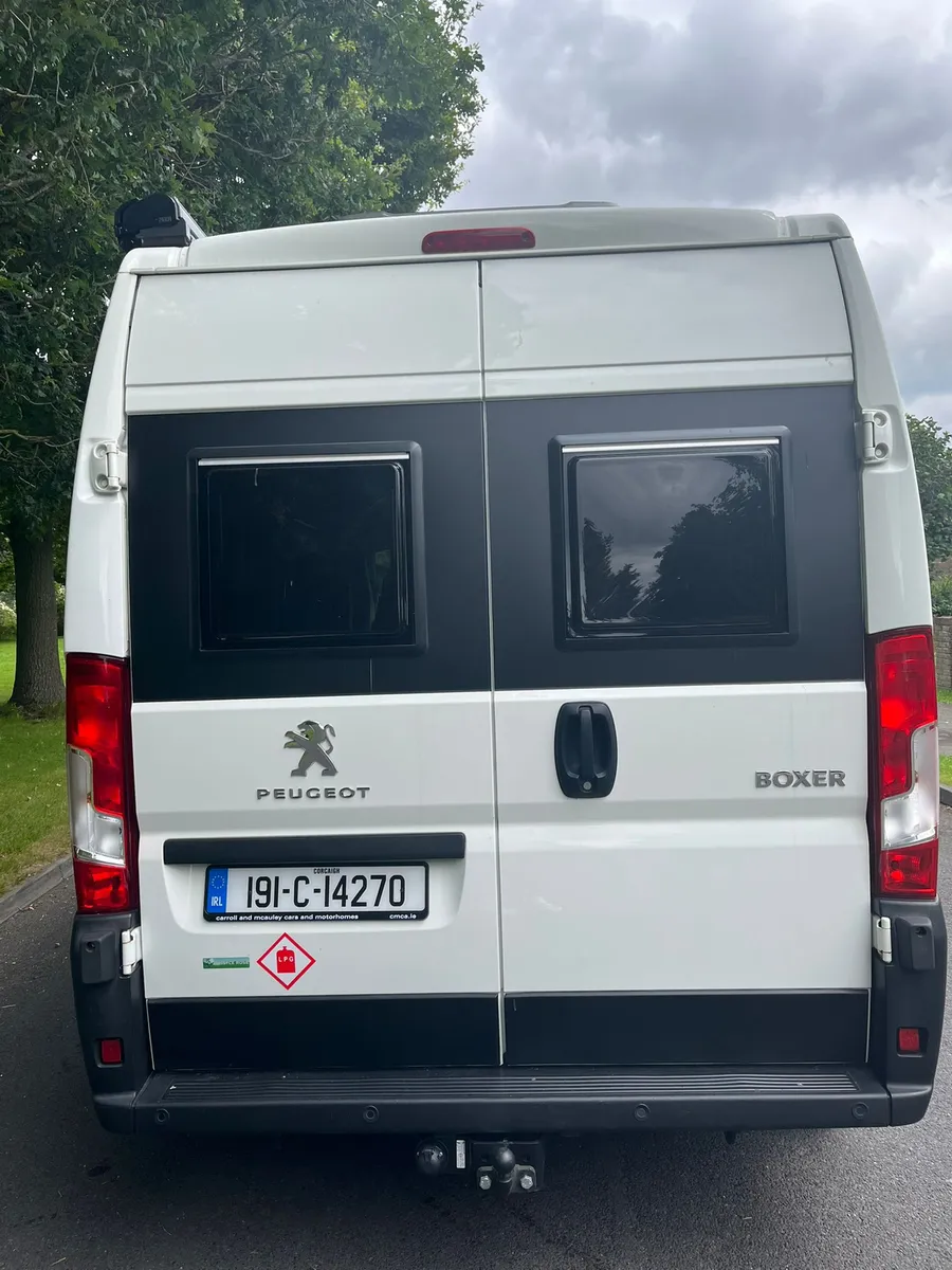 191 THISTLE ROSE 2 BERTH COMPACT HI-SPEC CAMPER - Image 4