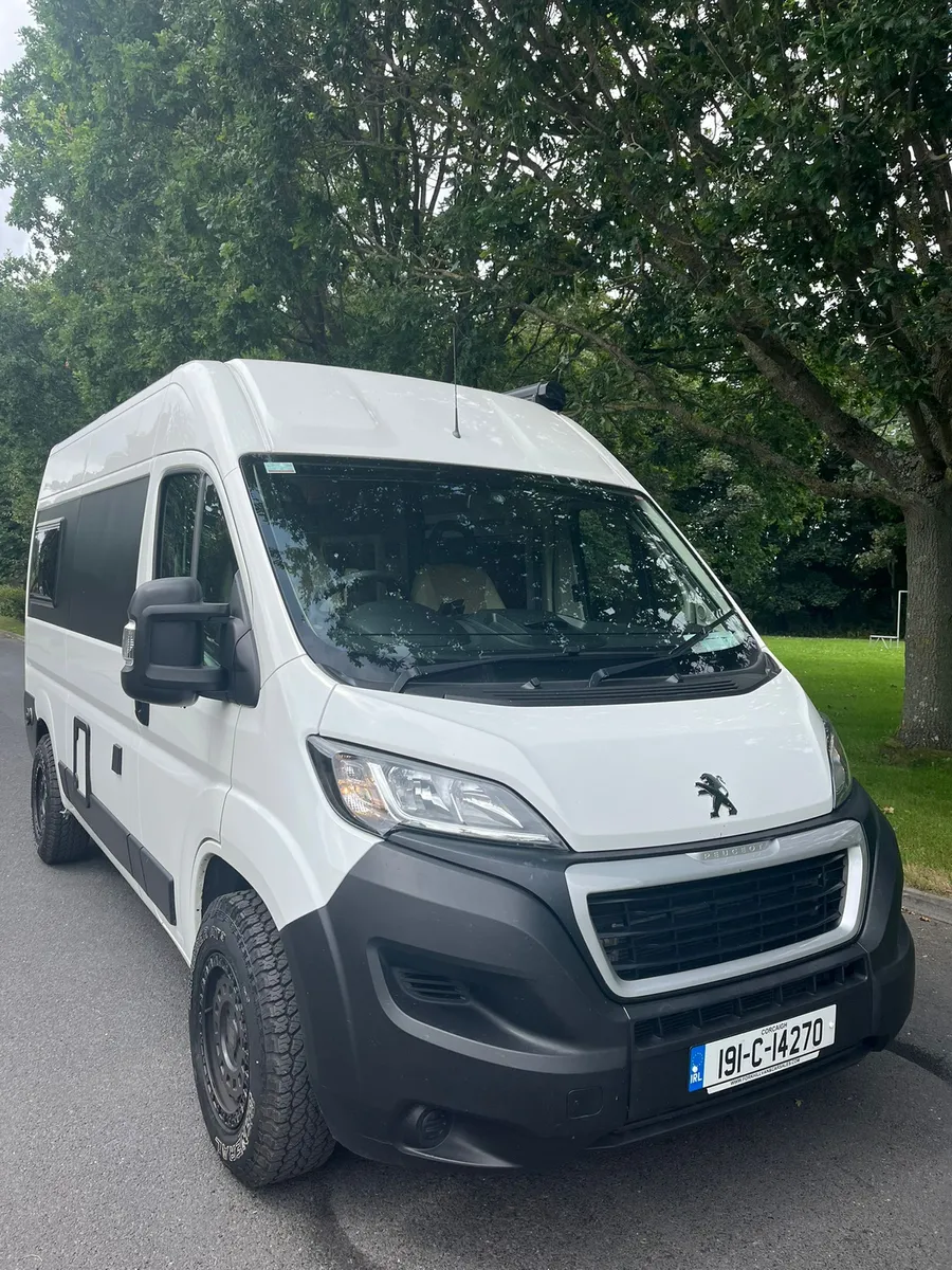 191 THISTLE ROSE 2 BERTH COMPACT HI-SPEC CAMPER - Image 3