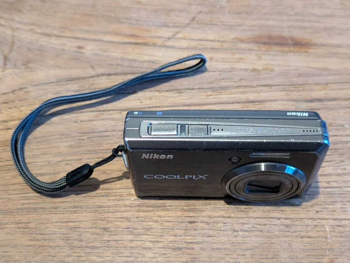 CAMERA NIKON COOLPIX - Image 2