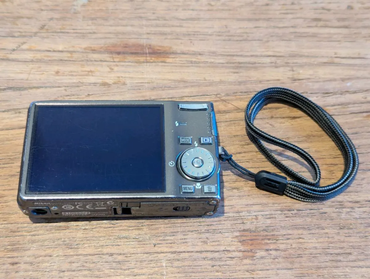 CAMERA NIKON COOLPIX - Image 3