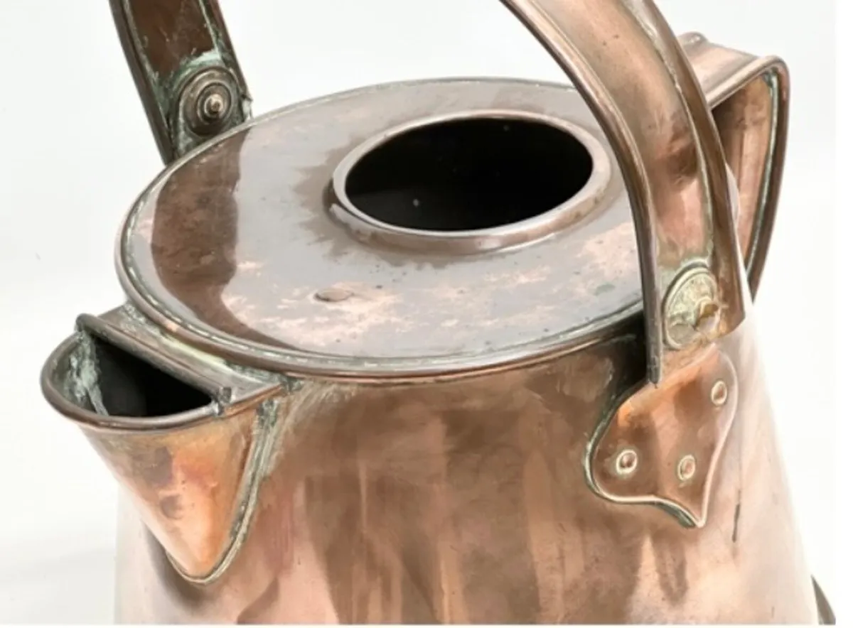 Antique copper hot water carrier. - Image 3