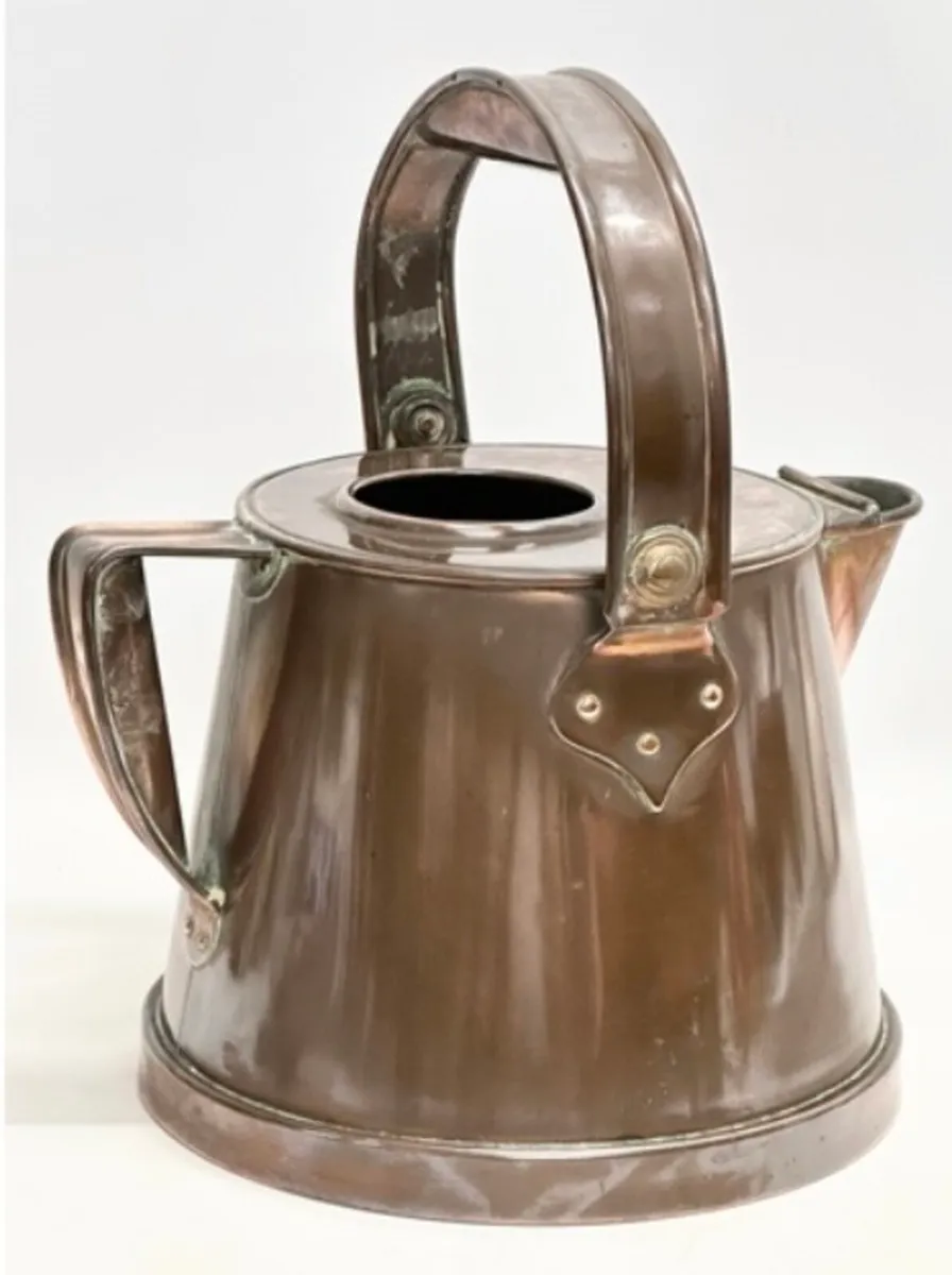 Antique copper hot water carrier. - Image 1