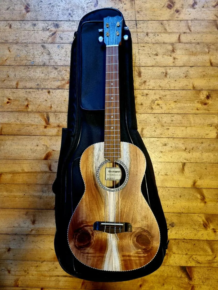 Baritone Ukelele