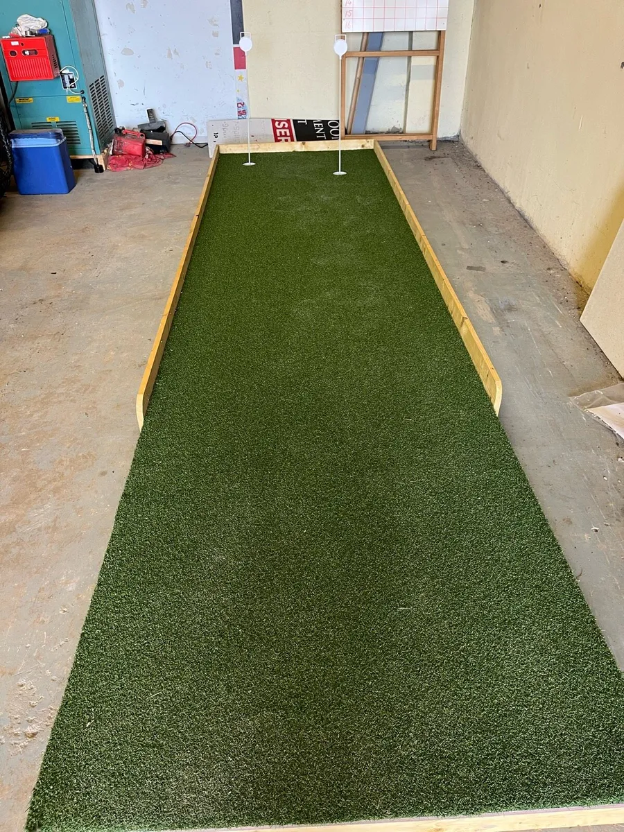 Putting green - Image 1