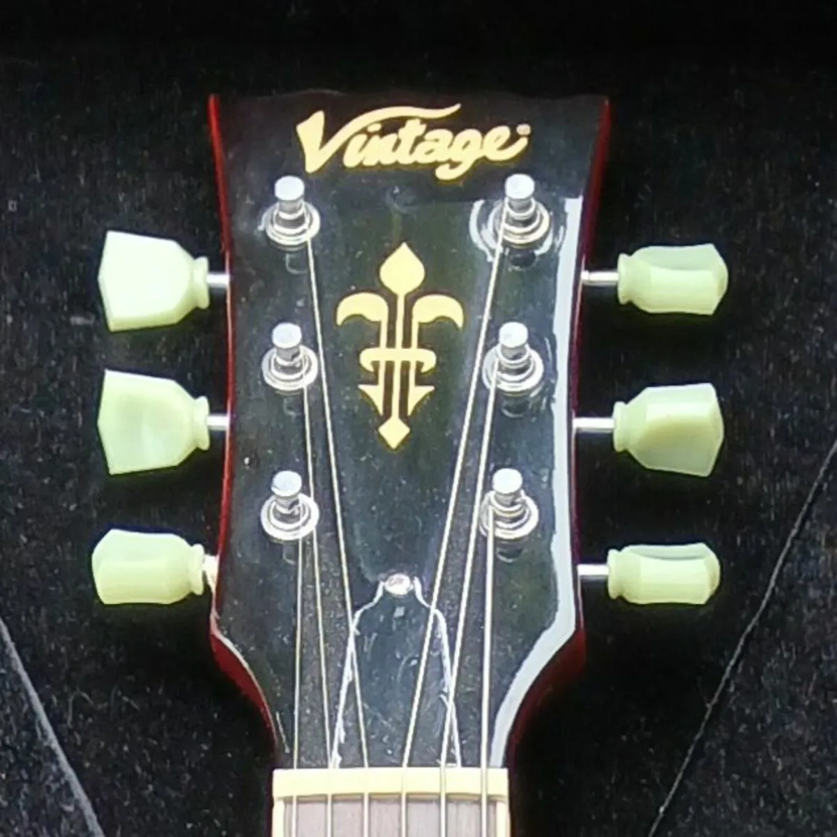 Electric Guitar - Image 4