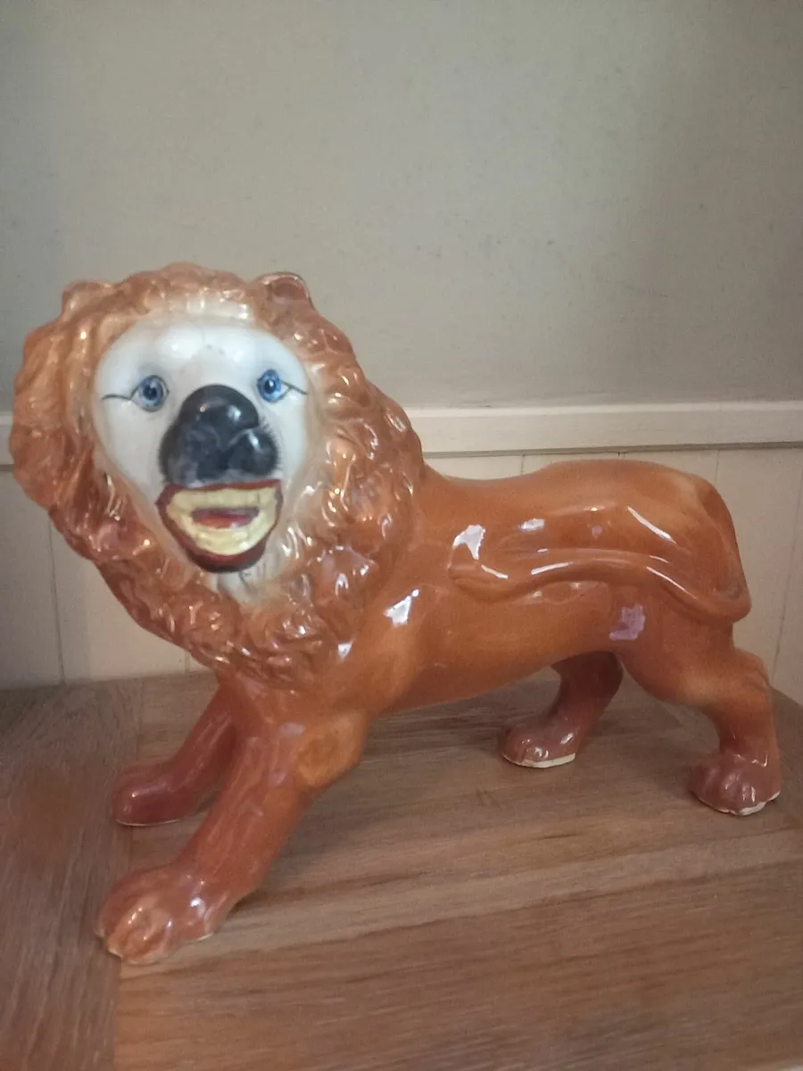 Staffordshire  lions - Image 1