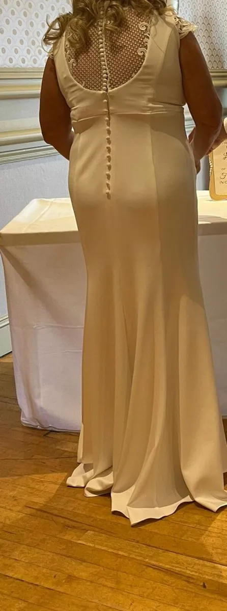 Wedding dress - Image 2