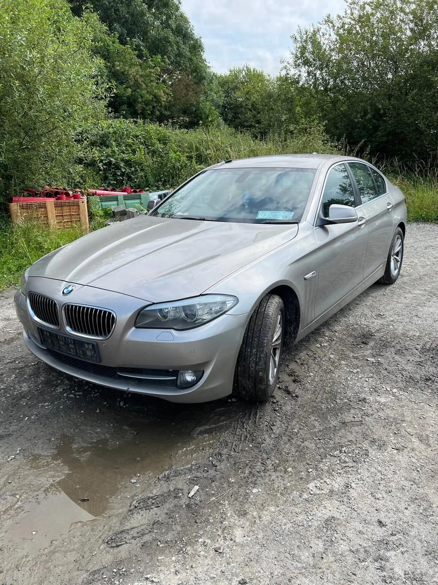 Breaking bmw 520d 2012 f10 A72 n47d20c - Image 1