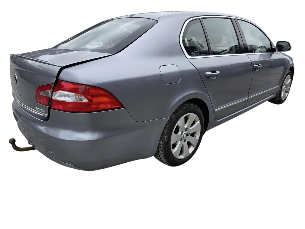 2013 SKODA SUPERB For Breaking/Dismantling - Image 3