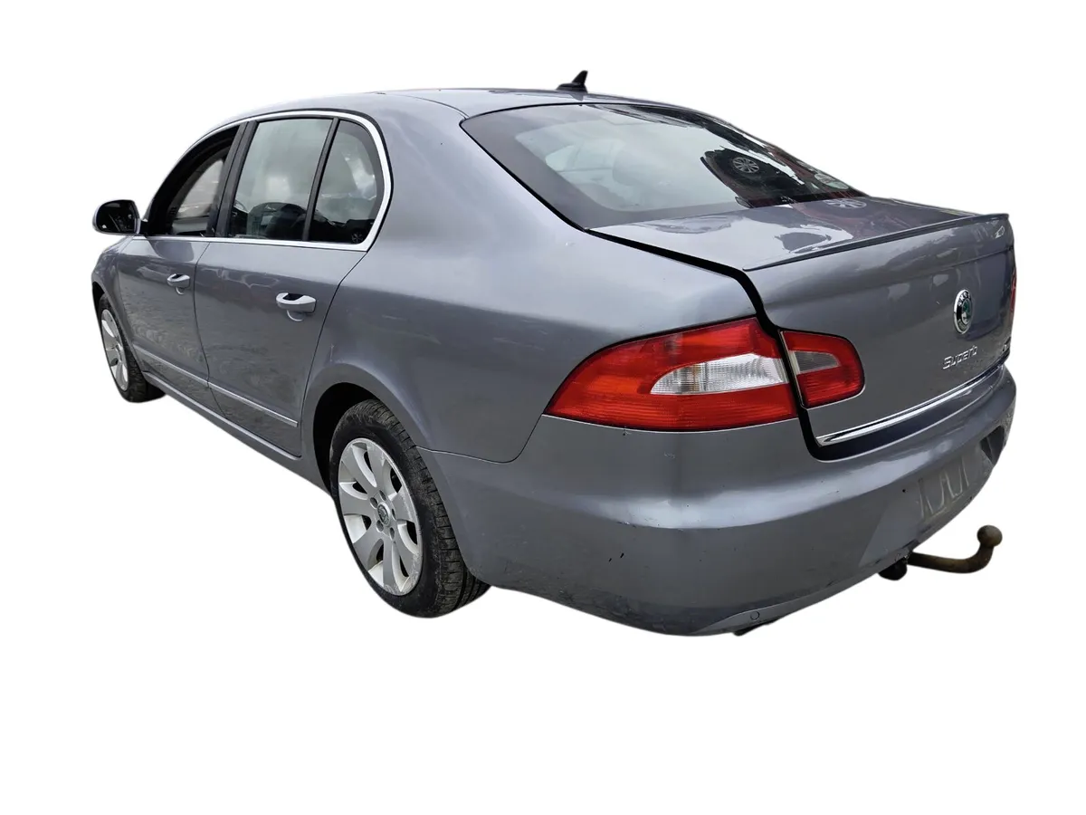 2013 SKODA SUPERB For Breaking/Dismantling - Image 4
