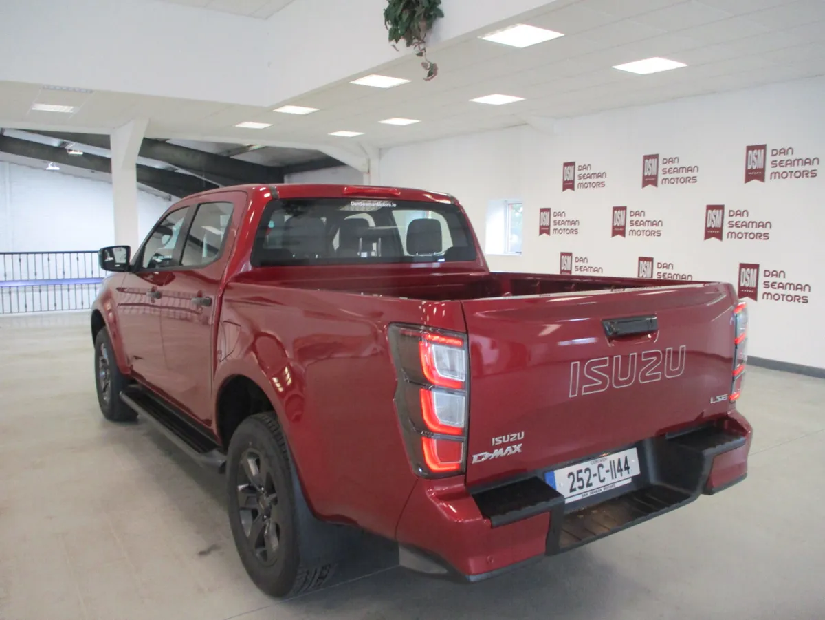 261 ISUZU D-MAX LSE AUTO VAT RECLAIMABLE - Image 2