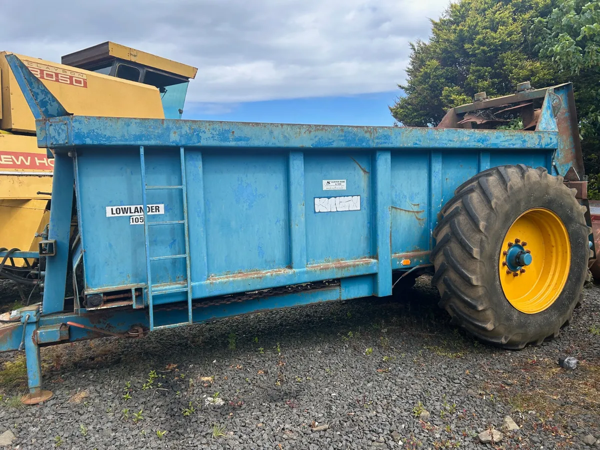Bunning 105 Classic Dung Spreader - Image 1