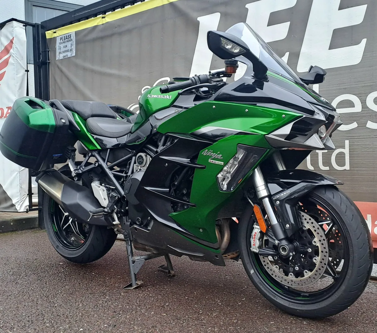 REDUCED 2020 KAWASAKI NINJA H2 SX SE+ TOURING - Image 2