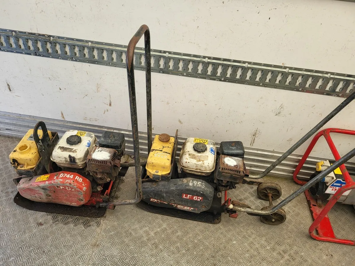 . WAKER PLATE. AND GENERATOR FOR SALE - Image 1