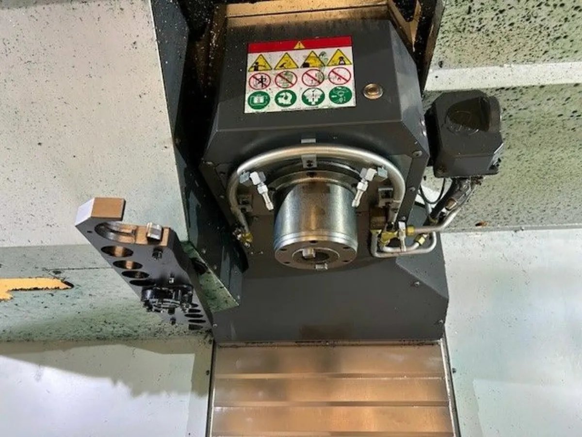 HAAS VF5 SS VERTICAL MACHINING CENTRE - Image 3