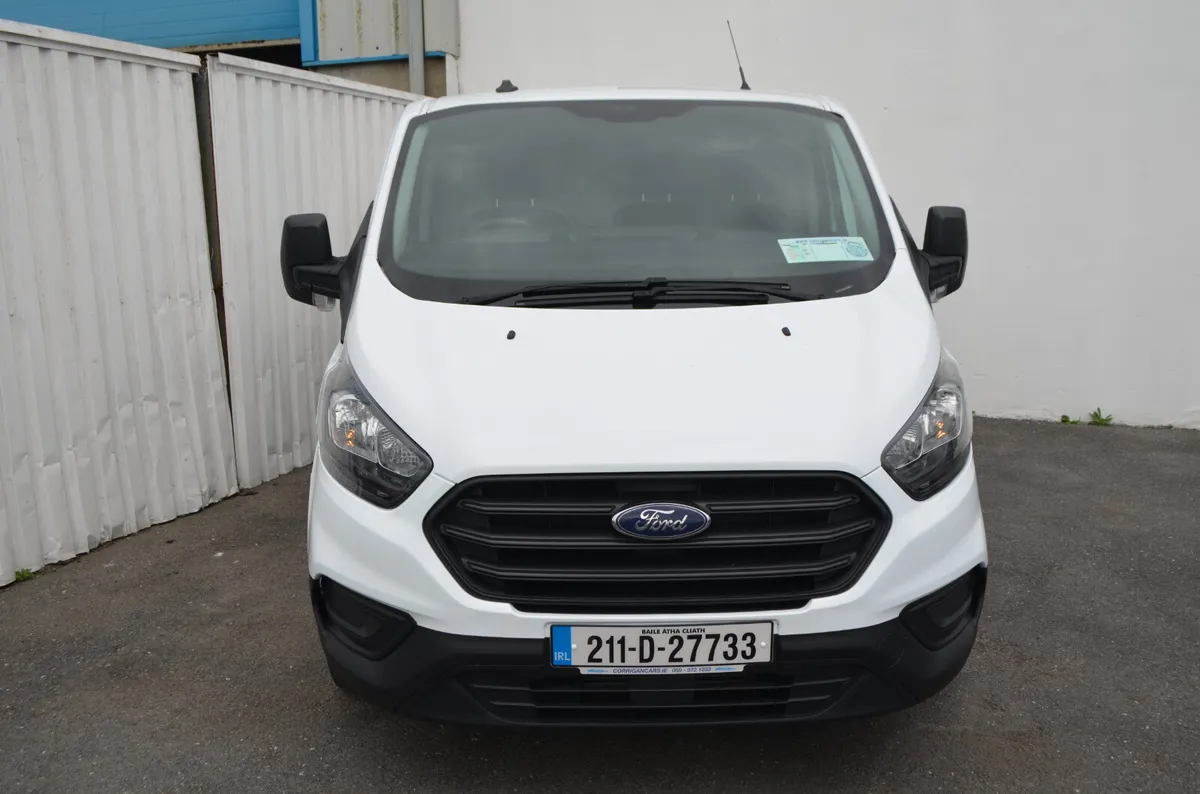 ONE OWNER  CUSTOM 280 SWB -PRICE EXCLUDES VAT - Image 3