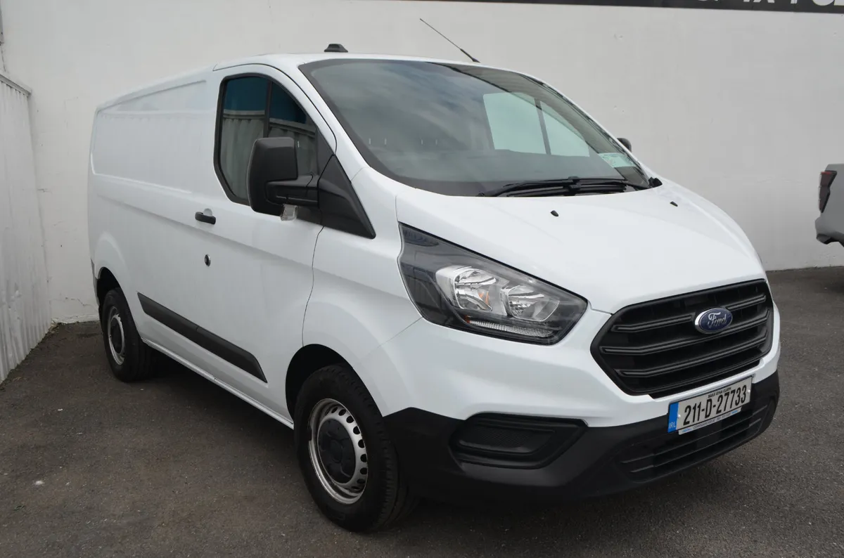 ONE OWNER  CUSTOM 280 SWB -PRICE EXCLUDES VAT - Image 2