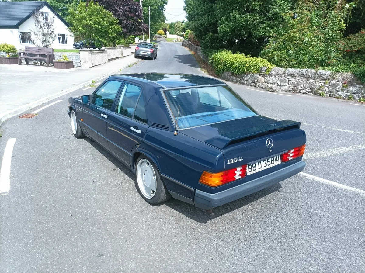 Mercedes-Benz 190D - Image 4