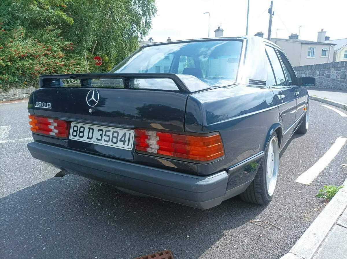 Mercedes-Benz 190D - Image 2