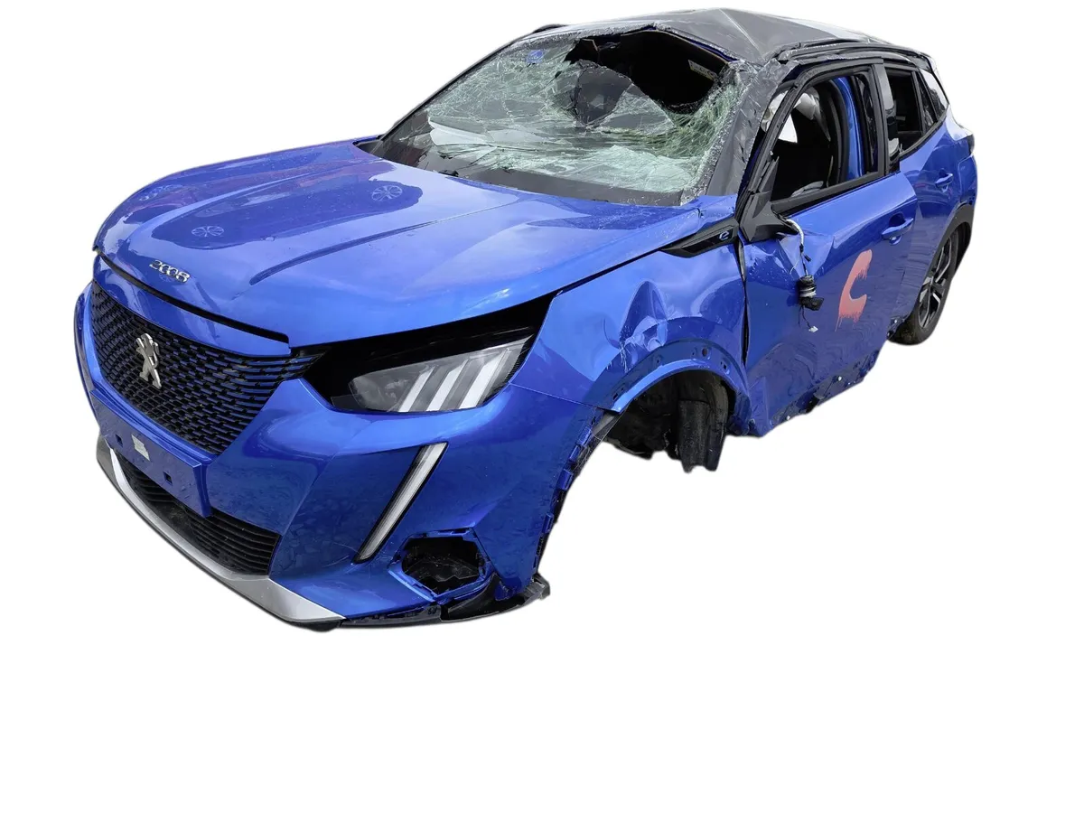 2023 PEUGEOT 2008 EV For Breaking/Dismantling - Image 4