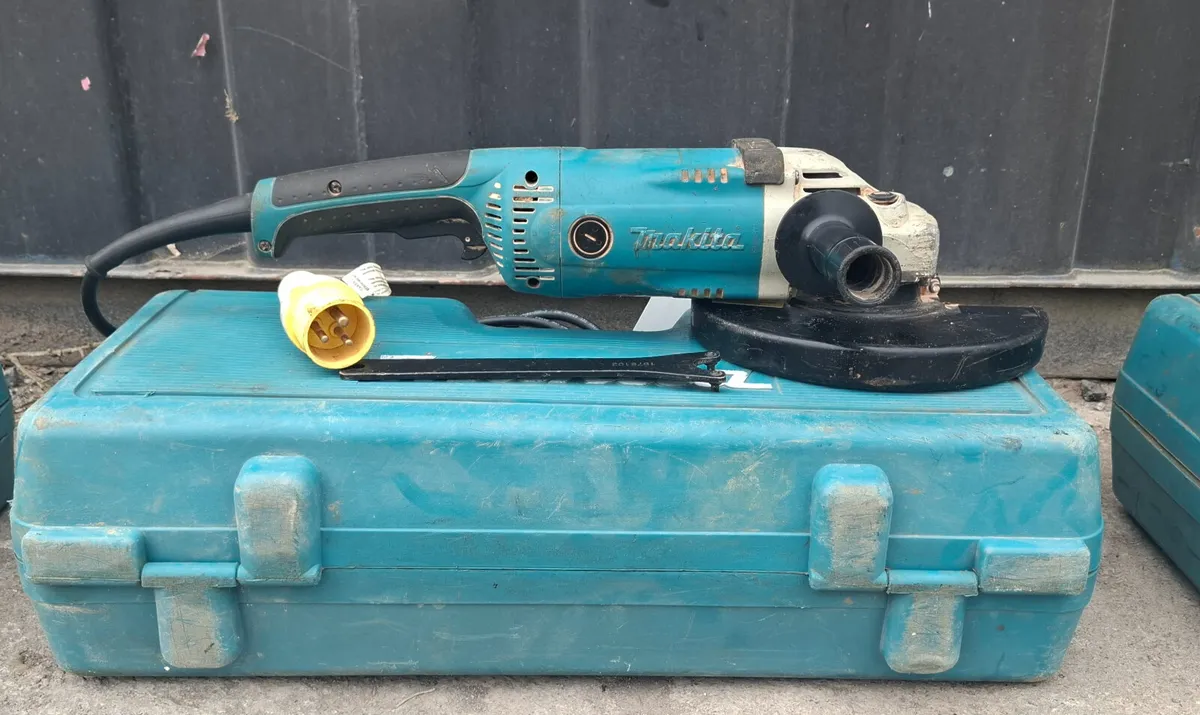 Makita GA9020 Angle Grinder – 9" | 110V | - Image 4
