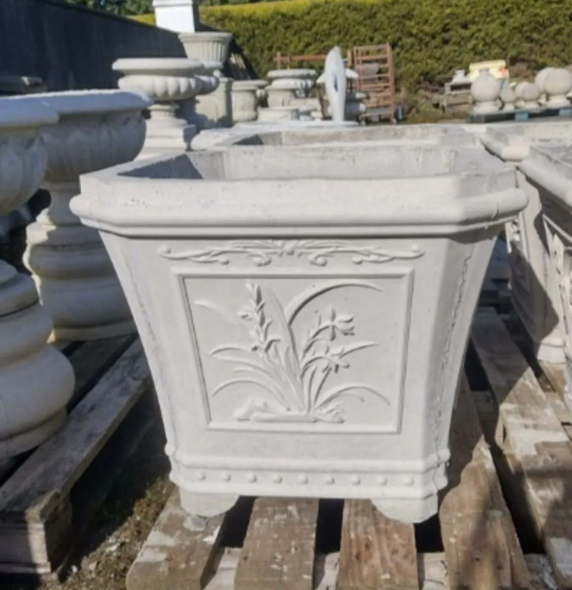 Flower Pots and Planters - Image 2