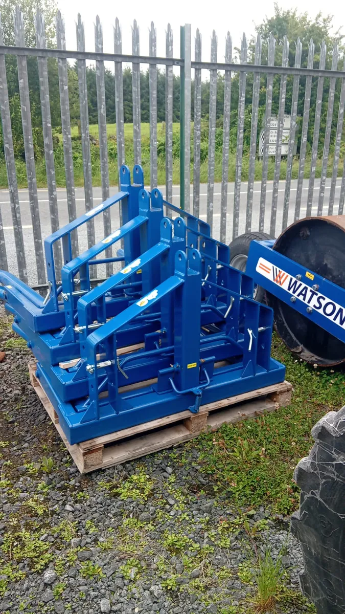 Bale Handlers - Image 2