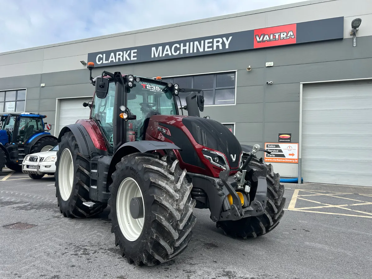 Valtra T235 Versu - Image 1