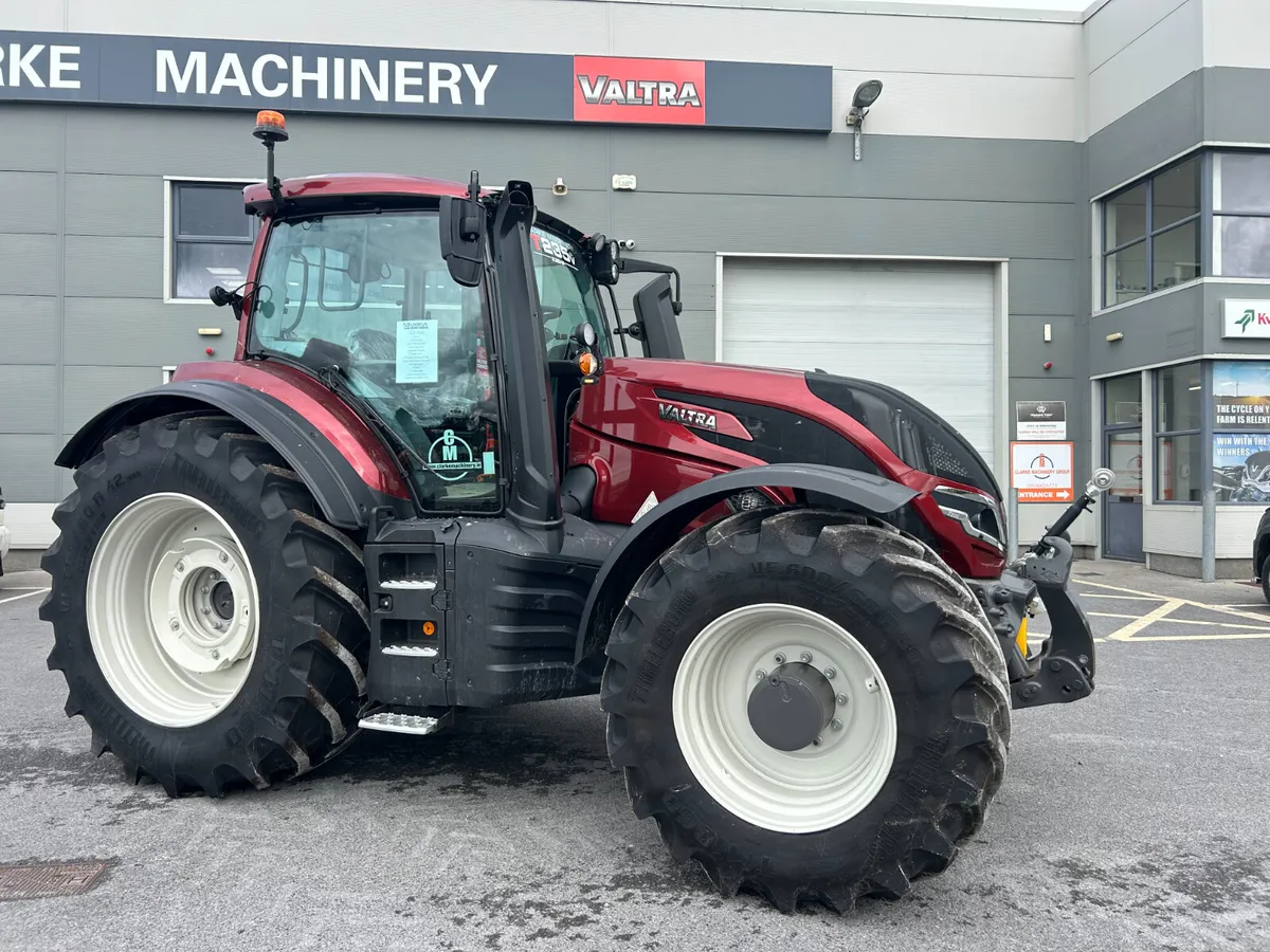 Valtra T235 Versu - Image 2
