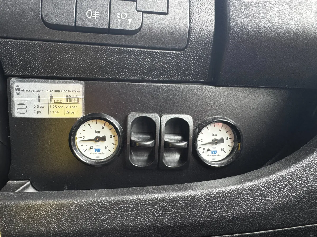 Fixed Bed Motorhome with Garage *NI registered* - Image 4