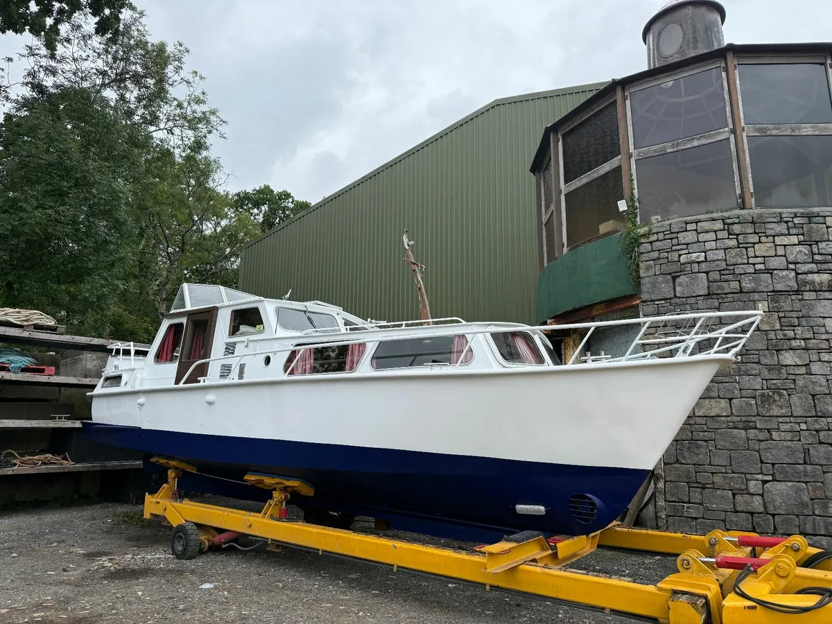 32 foot Dutch Steel Boat for Sale - Image 4