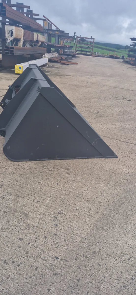 8ft matbro/pin and cone grain bucket - Image 4