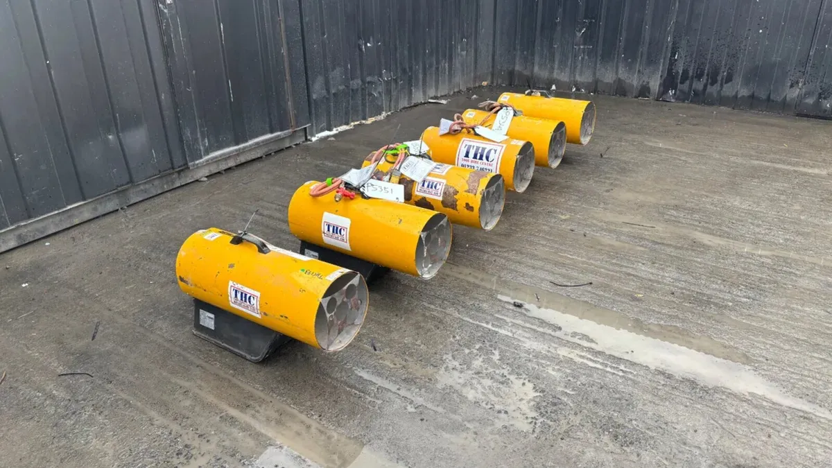 Master 110V Volt Space Heater - Image 1