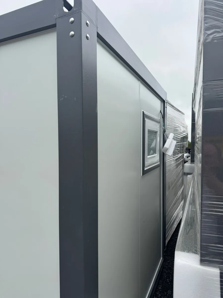 NEW HPS Toilet Shower Block - Image 3