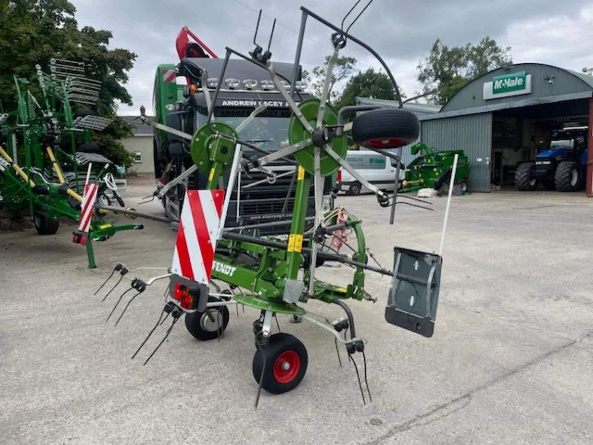 Fendt 5204 Tedder - Image 4