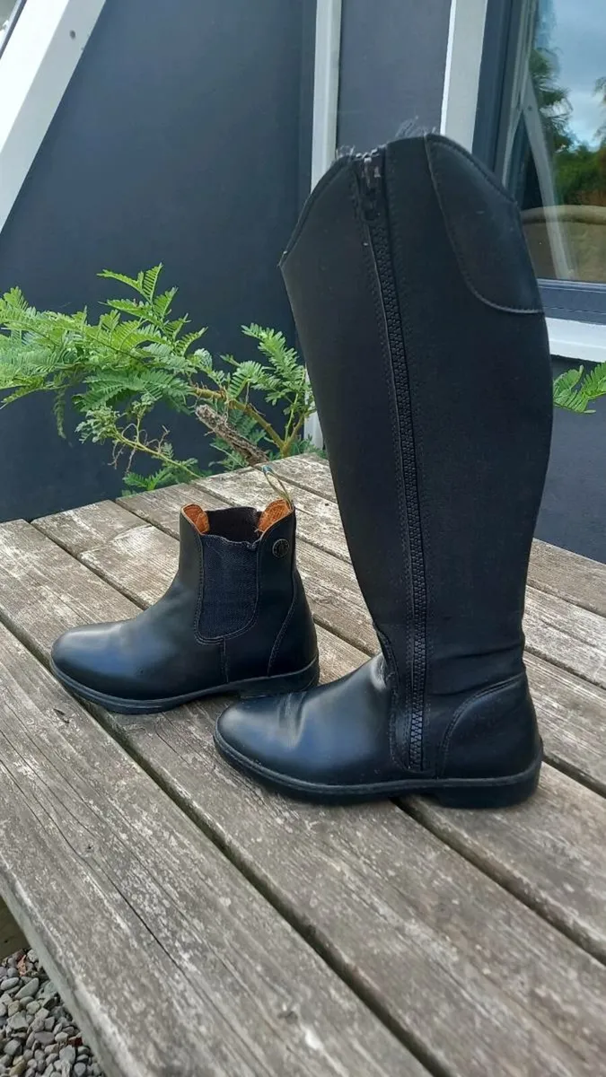 Can sell separately.(10 - 12 yrs) riding gear. - Image 3